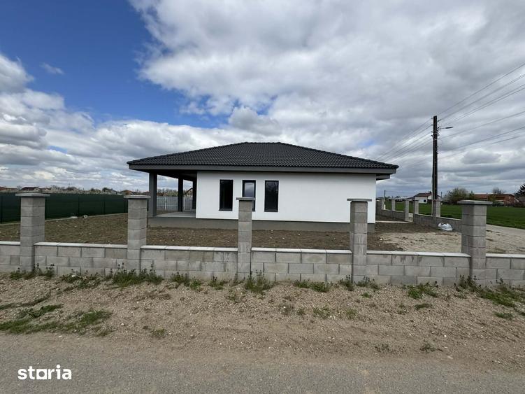 Casă cu 3 camere cu Teren 450 Mp în Lazuri