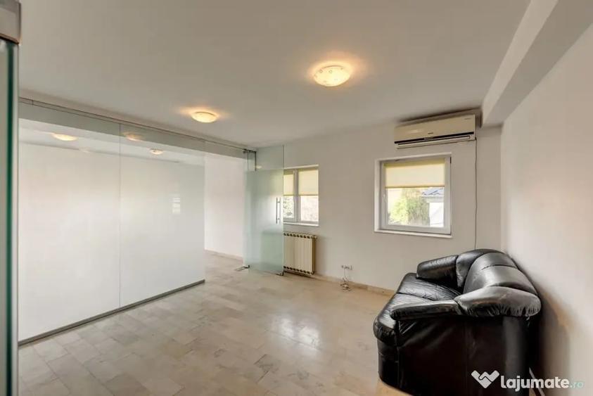 Apartament cu 3 camere decomandat în Drumul Sării