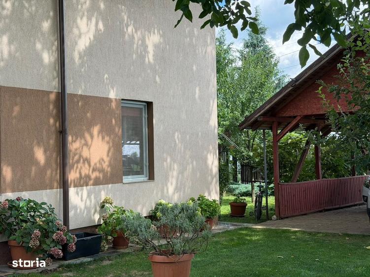Casă cu 4 camere în Urleta