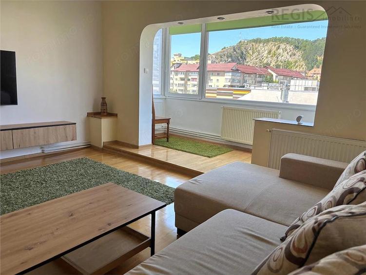 Apartament cu 3 camere, mobilat în Răcădău