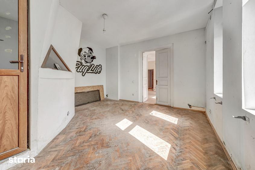 Casă cu 7 camere cu Teren 135 Mp în Vitan