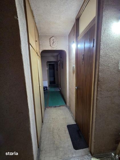 Apartament cu 3 camere decomandat în Rahova