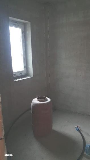 Casă cu 4 camere în Baciu