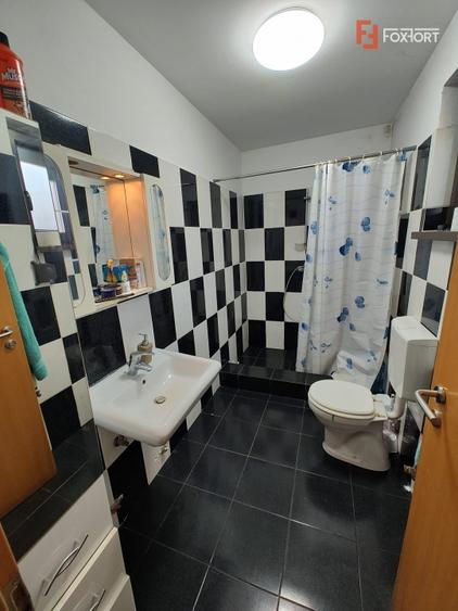 Casă individuală cu 3 camere cu Canalizare în Săcălaz