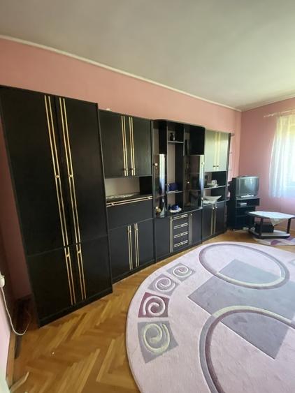 Casă cu 2 camere cu Teren 1742 Mp în Central