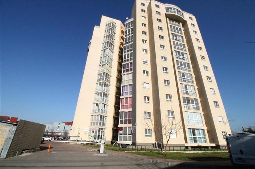 Apartament cu 3 camere decomandat în Ștefan cel Mare