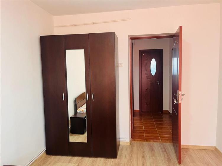 Apartament cu 2 camere semidecomandat, mobilat în Brazda lui Novac