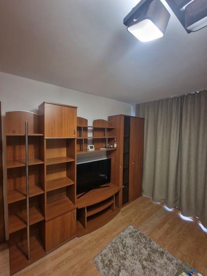 Apartament cu 2 camere semidecomandat în Brazda lui Novac