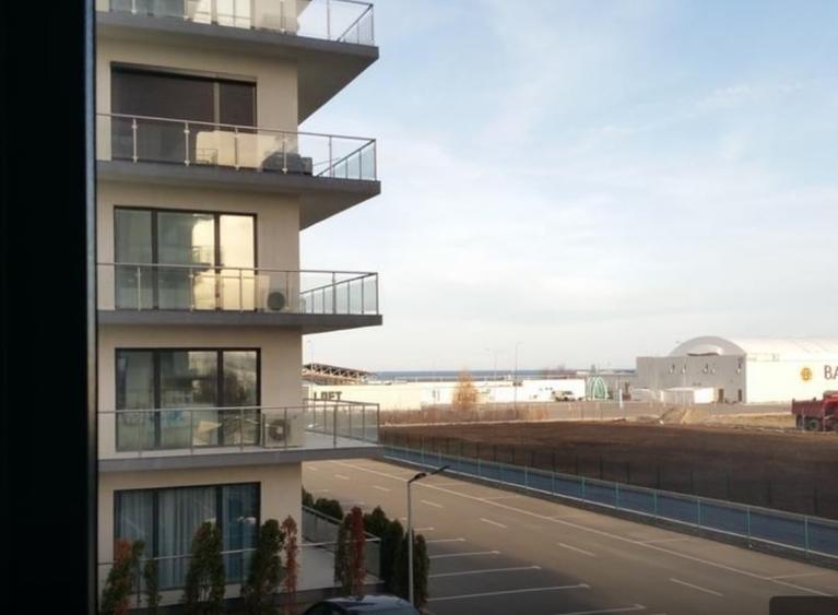 Apartament cu 3 camere decomandat, mobilat în Exterior Nord