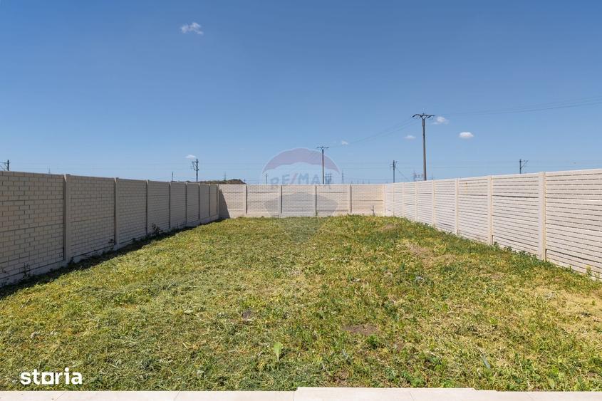 Casă cu 4 camere cu Teren 400 Mp în Vladimirescu