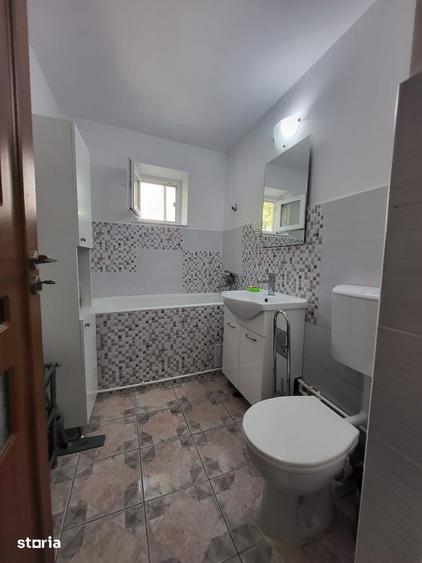 Apartament cu 3 camere decomandat în Nicolina