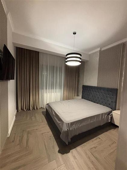 Apartament cu 3 camere semidecomandat, mobilat în Hipodrom 3