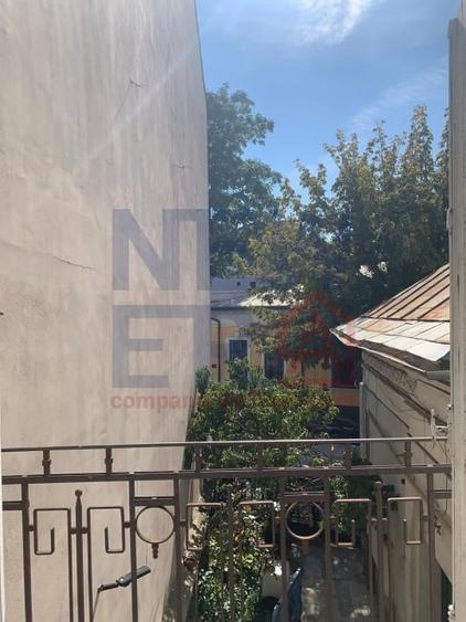 Apartament cu 2 camere semidecomandat, mobilat în Armeneasca