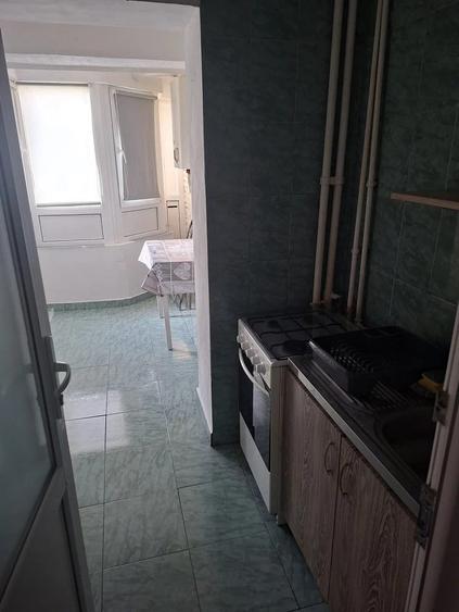 Garsonieră decomandată în Piața Unirii