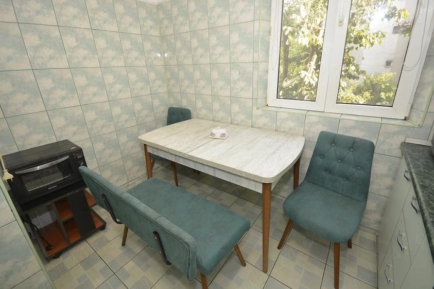 Apartament cu 4 camere decomandat în Drumul Taberei