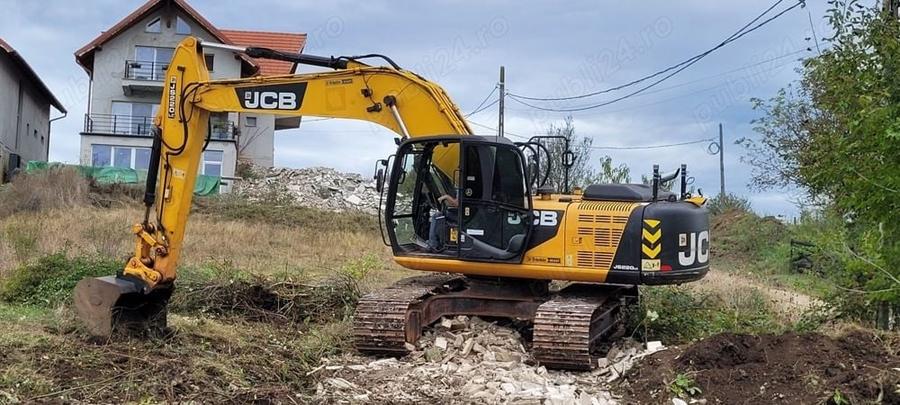 Teren de 7200 mp, în Central