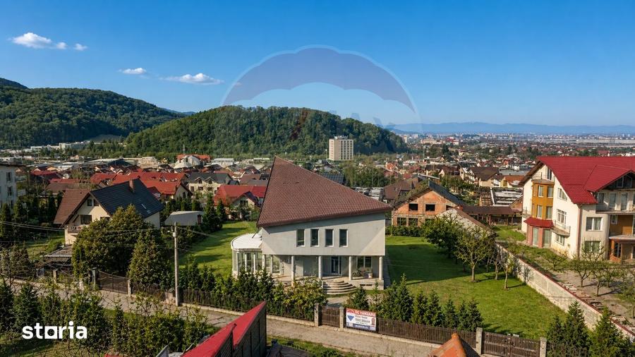 Casă cu Teren 1322 Mp în Bunloc