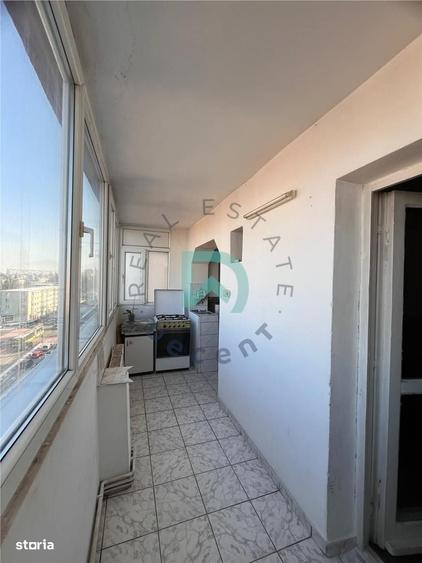 Apartament cu 3 camere decomandat în Astra