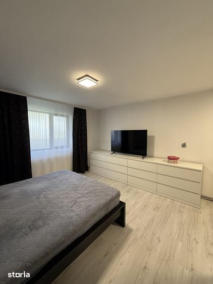 Casă cu 4 camere cu Teren 140 Mp în Păulești