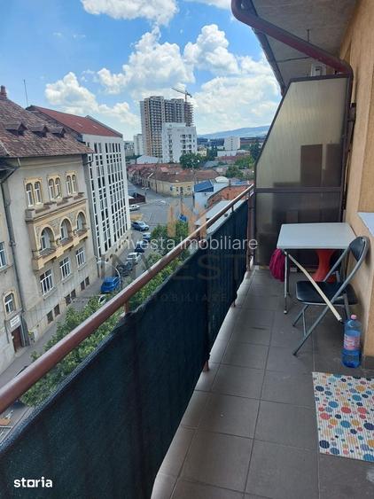 Garsoniera spa?ioasa cu balcon, zona Burebista etaj intermediar