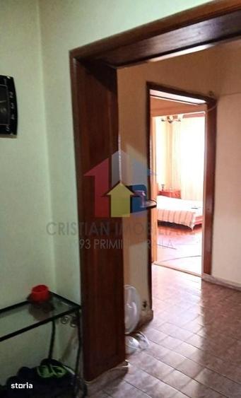 Apartament cu 3 camere decomandat în Călărași