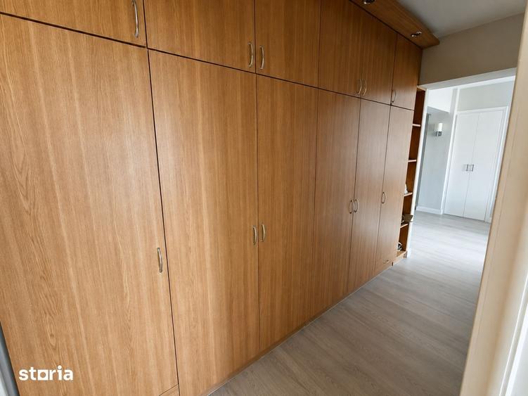 Apartament cu 4 camere decomandat în Inel I