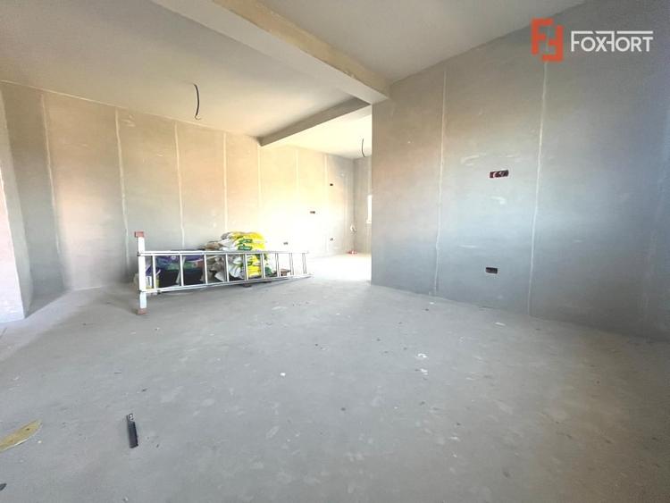 Duplex cu 4 camere cu Canalizare în Moșnița Nouă
