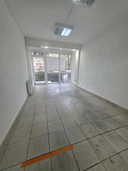 Spațiu comercial, de 64 mp, în Metalurgiei