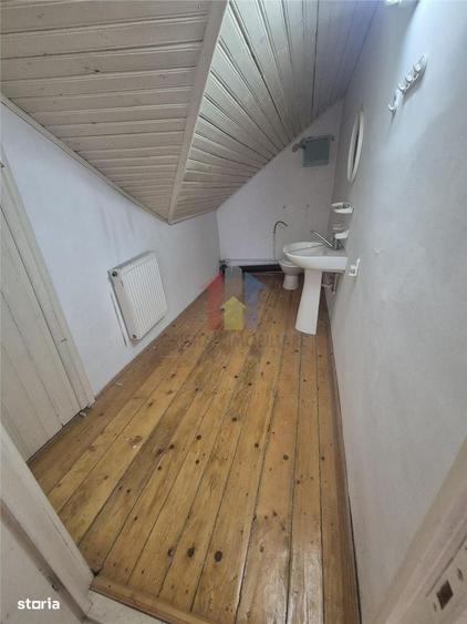 Casă cu 4 camere în Vărsătura