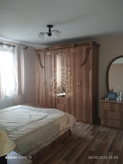 Casă individuală cu 14 camere cu Canalizare în Unirea