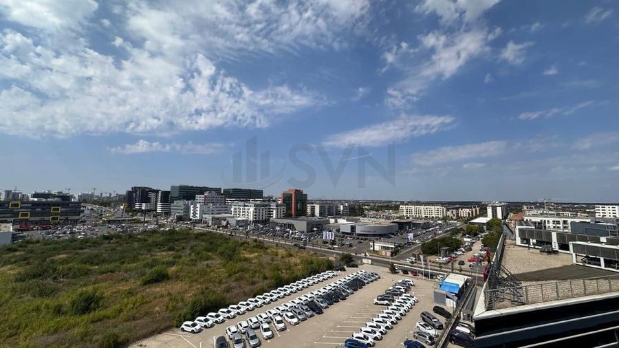Apartament cu 4 camere decomandat în Pipera