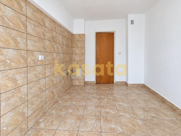 Apartament cu 3 camere decomandat în Iancului