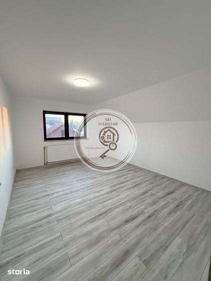 Casă cu 5 camere decomandat cu Teren 1400 Mp în Cristian
