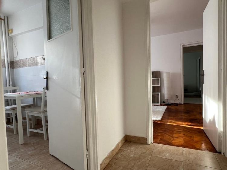 Apartament cu 2 camere semidecomandat, mobilat în Iancului