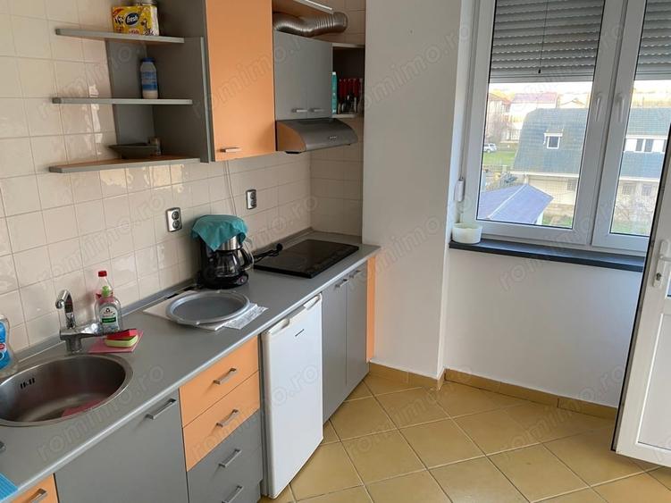 Apartament cu 2 camere decomandat în Costinești