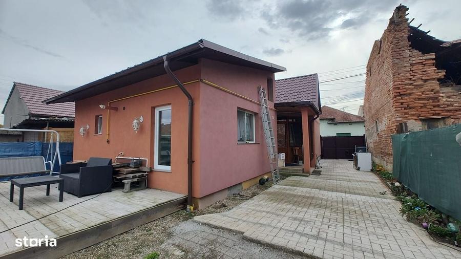 Casă cu 2 camere cu Teren 667 Mp în Central