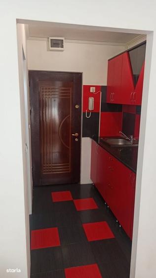 Garsonieră în Micro 17
