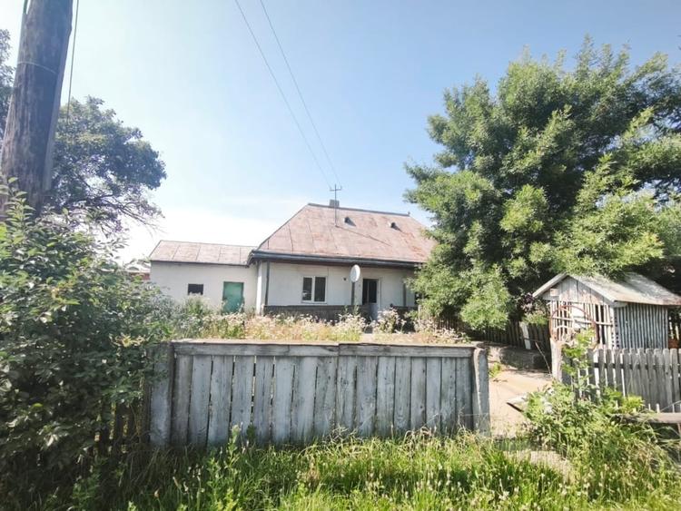 Casă individuală cu 3 camere cu Teren 900 Mp în Dănila