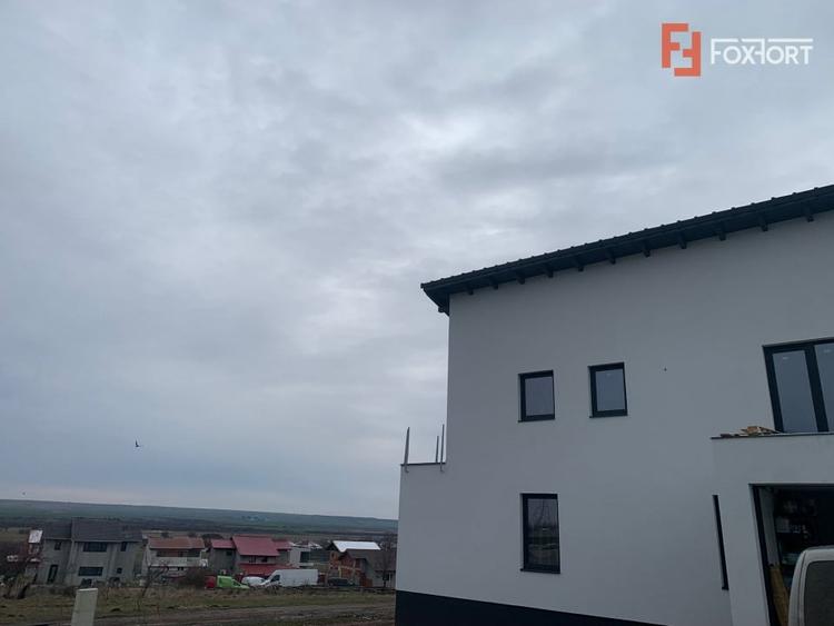 Casă individuală cu 5 camere cu Canalizare în Pișchia