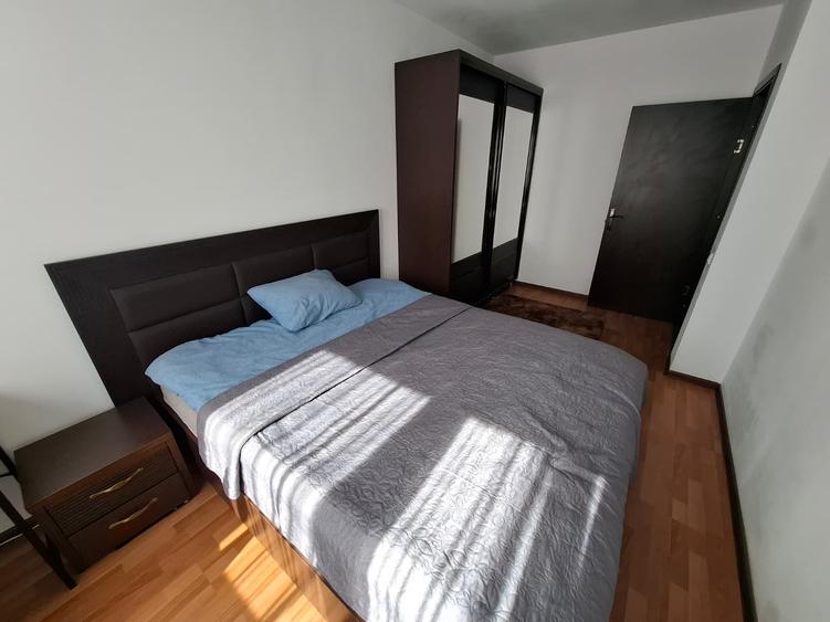 Apartament cu 3 camere decomandat în Funcționarilor