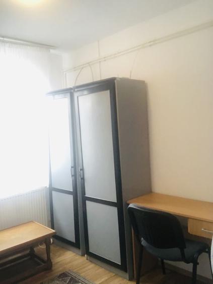 Garsonieră decomandată în UTA