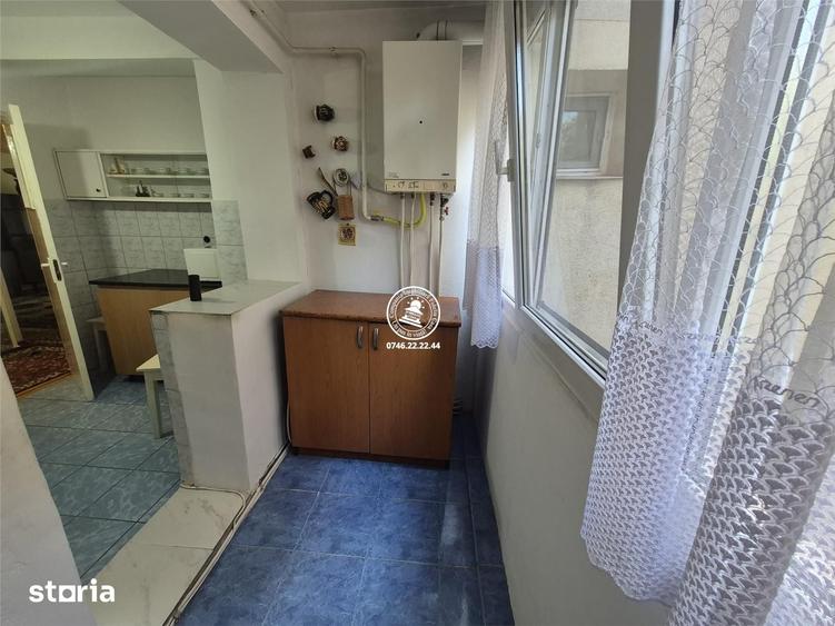 Apartament cu 3 camere decomandat în Gară