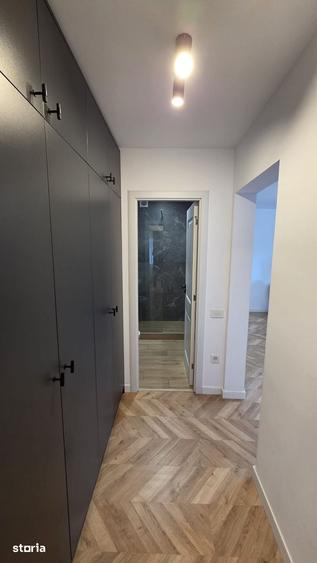 Apartament cu 3 camere semidecomandat în Splai Bahlui