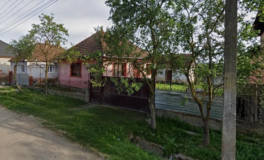 Casă cu 2 camere cu Teren 1427 Mp în Rogoz