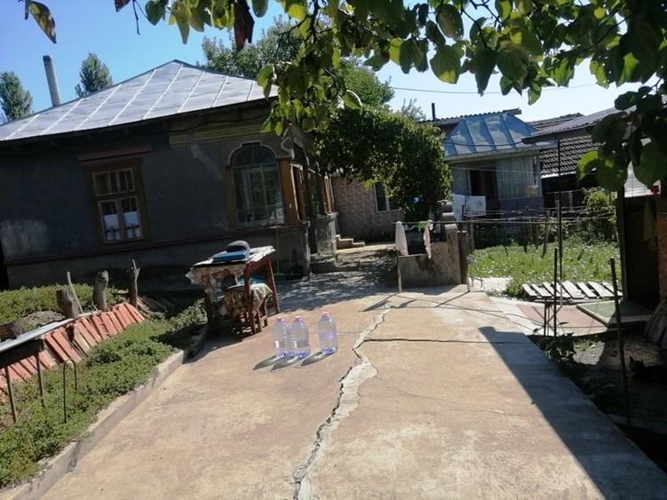 Casă cu 6 camere cu Teren 2800 Mp în Central