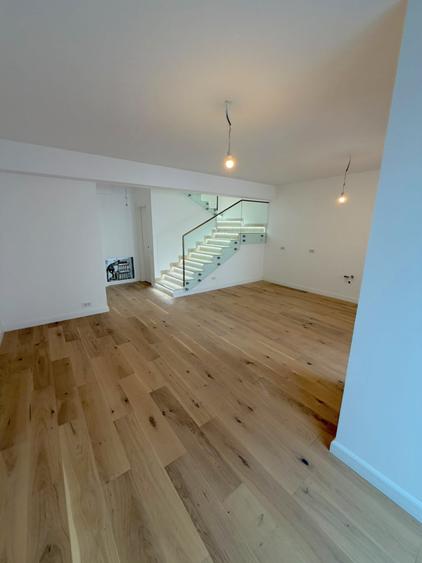 Duplex cu 4 camere cu Canalizare în Chitila