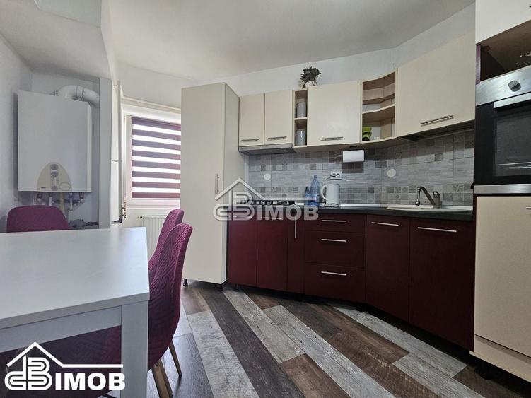 Apartament cu 3 camere decomandat, mobilat în Micro 11