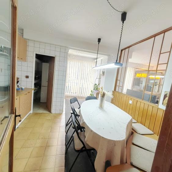 Apartament cu 4 camere decomandat, mobilat în Centrul Civic