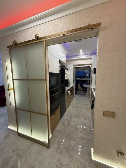 Apartament cu 5 camere decomandat în Parcul Carol