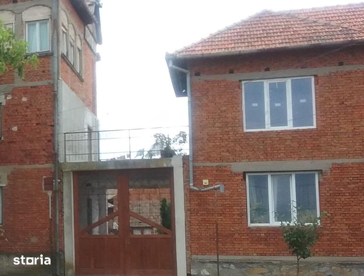 Casă cu 3 camere cu Teren 985 Mp în Pâncota